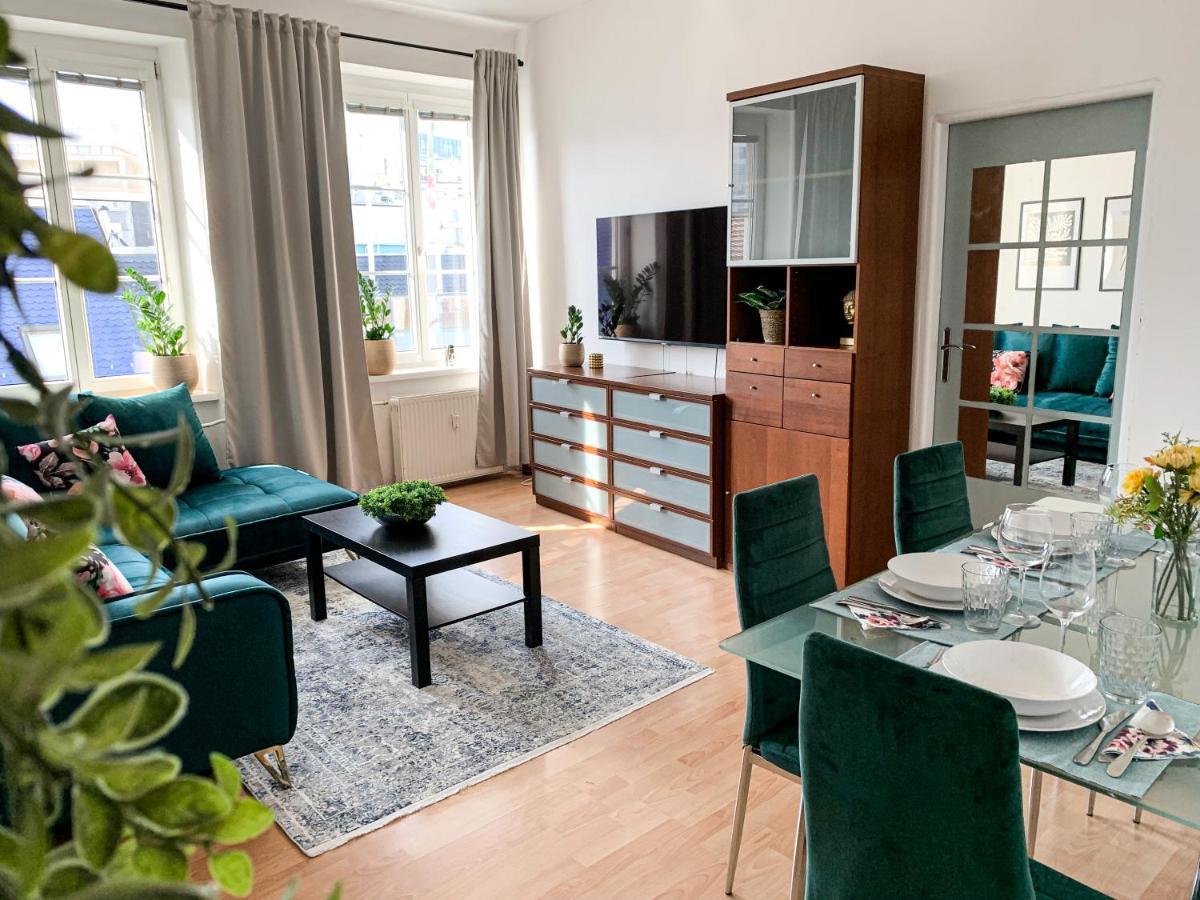 ברטיסלאבה Cozy Downtown City Living מראה חיצוני תמונה