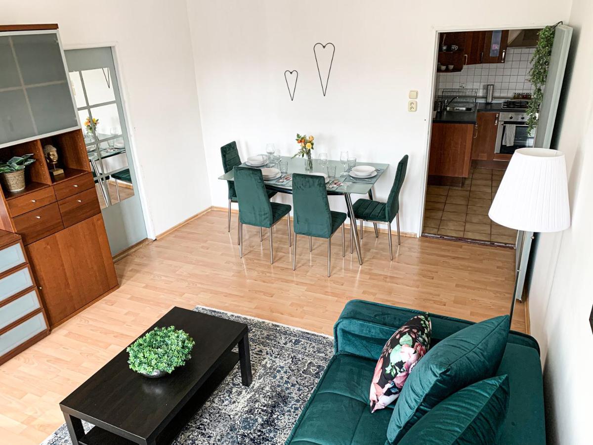 ברטיסלאבה Cozy Downtown City Living מראה חיצוני תמונה